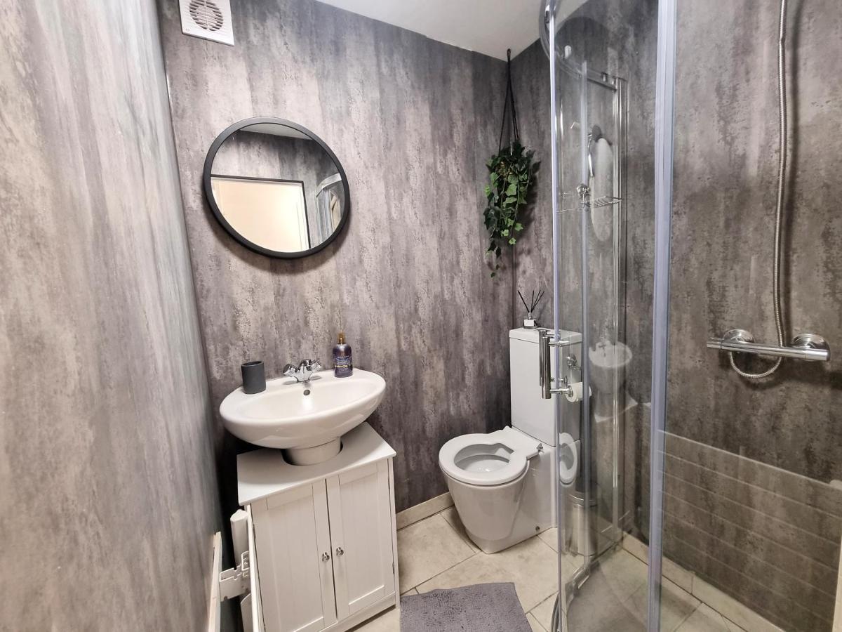 Cosy Apartment Nearby Train Station! Watford  Exteriör bild